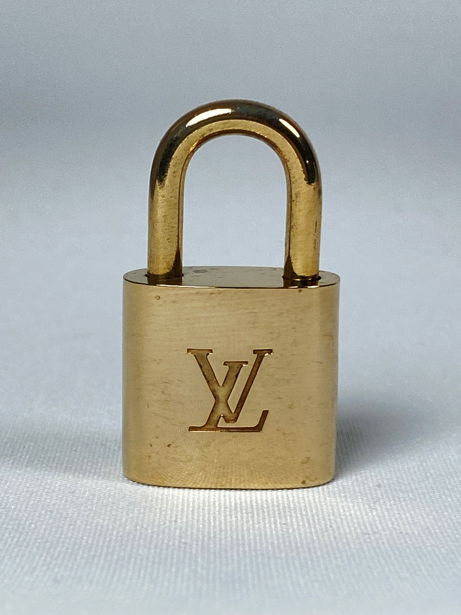 LOUIS VUITTON Brass Lock and Key Set #300 228355