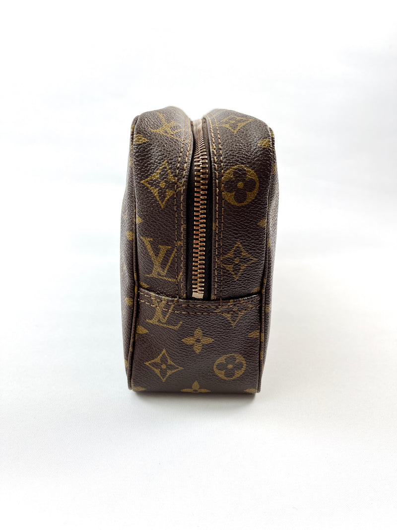 LOUIS VUITTON - TROUSSE TOILETTE 28 MONOGRAM CANVAS - YR 1982