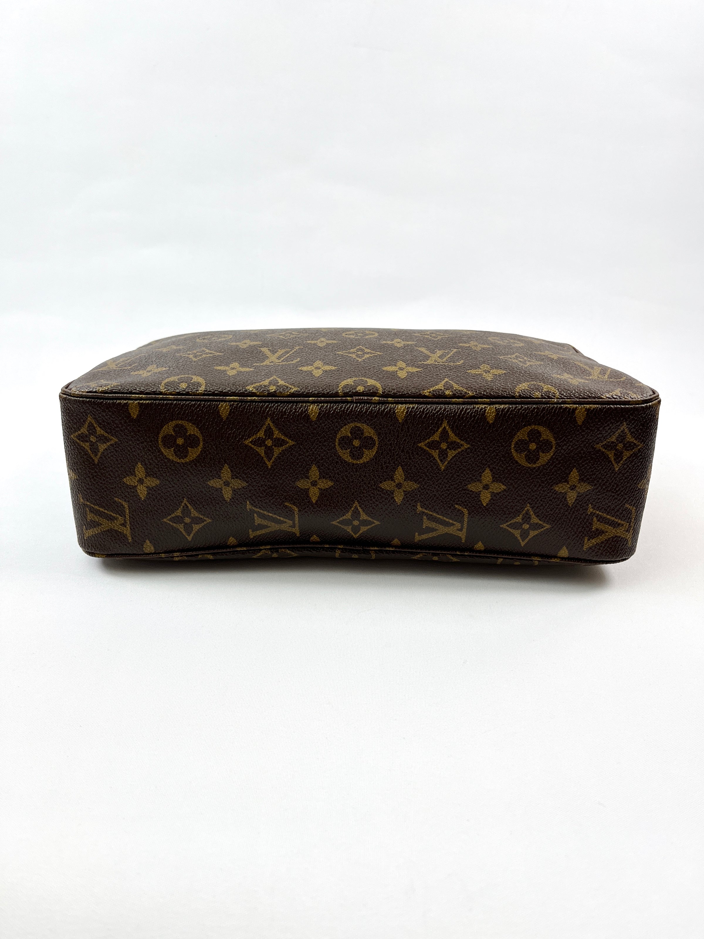 LOUIS VUITTON - MONOGRAM CANVAS TROUSSE 28 - VINTAGE – RE.LUXE AU