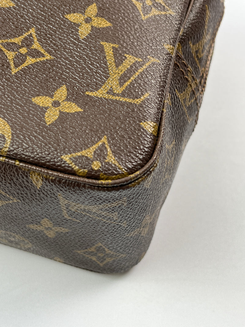 LOUIS VUITTON - TROUSSE TOILETTE 28 MONOGRAM CANVAS - YR 1982