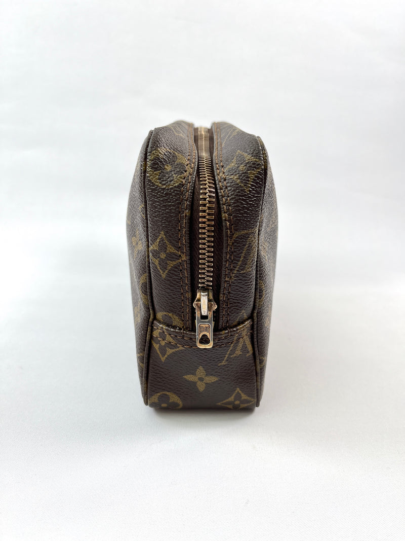 LOUIS VUITTON - TROUSSE TOILETTE 23 MONOGRAM - YR 1983