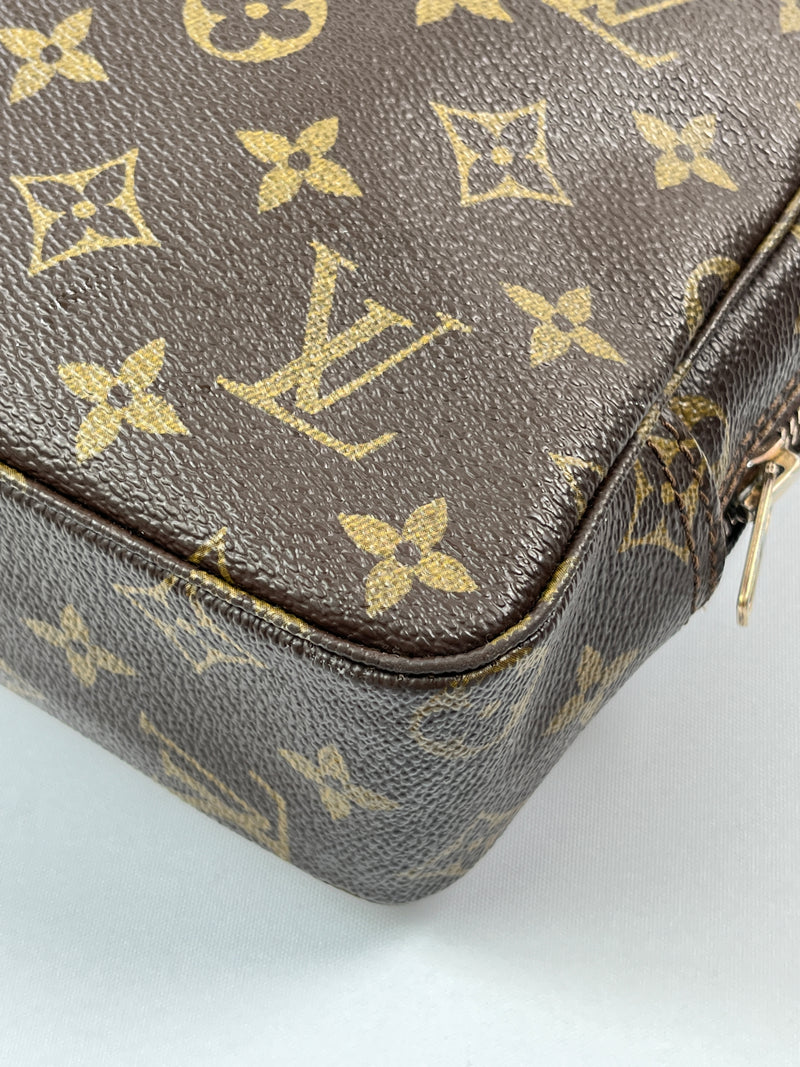 LOUIS VUITTON - TROUSSE TOILETTE 23 MONOGRAM - YR 1983