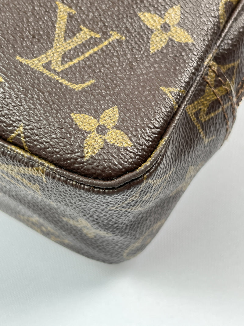 LOUIS VUITTON - TROUSSE TOILETTE 23 MONOGRAM - YR 1983