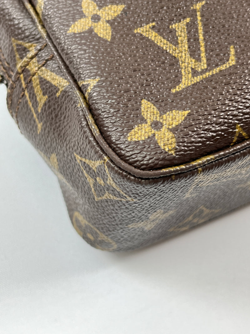 LOUIS VUITTON - TROUSSE TOILETTE 23 MONOGRAM - YR 1983