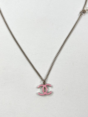 CHANEL - ENAMEL CC NECKLACE SILVER PINK