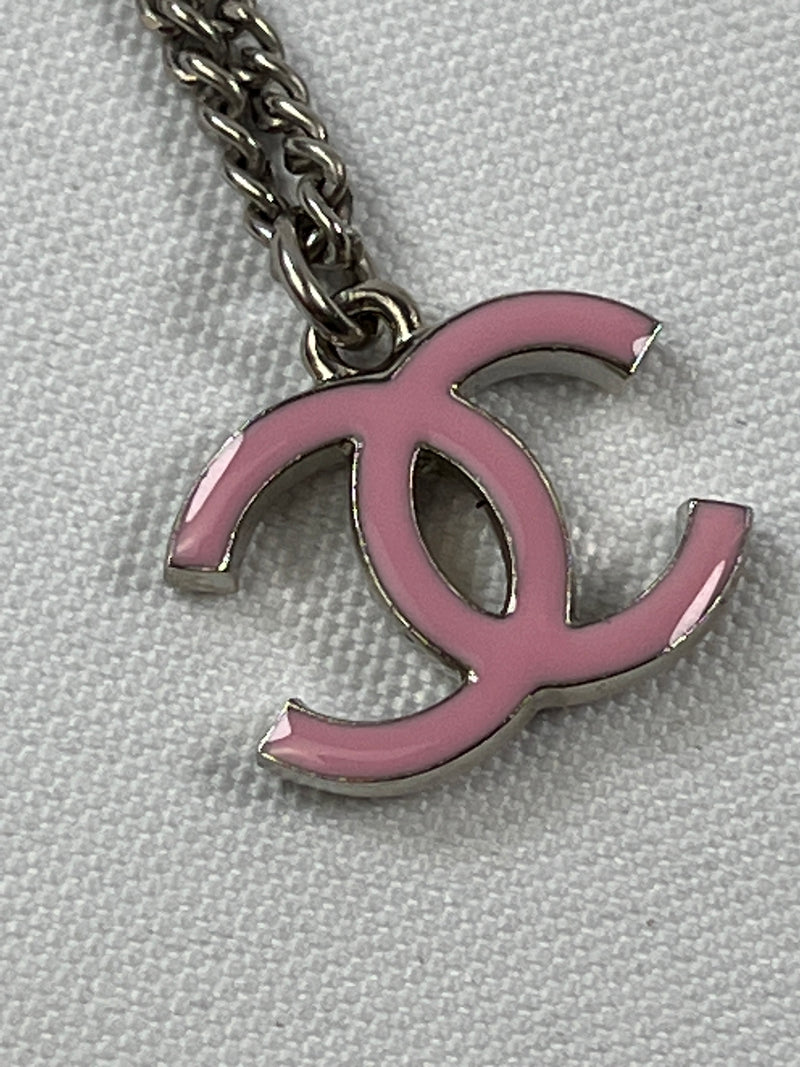 CHANEL - ENAMEL CC NECKLACE SILVER PINK