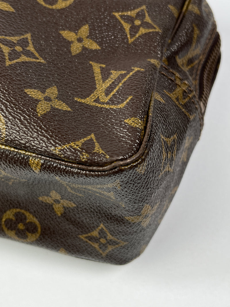 LOUIS VUITTON - TROUSSE TOILETTE 28 MONOGRAM CANVAS - YR 1982