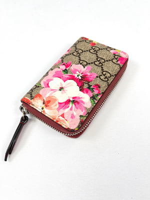 GUCCI - GG CANVAS BLOOMS ZIPPY CARD CASE