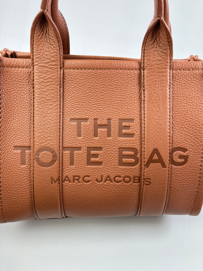 MARC JACOBS - THE MINI LEATHER TOTE BAG IN TAN