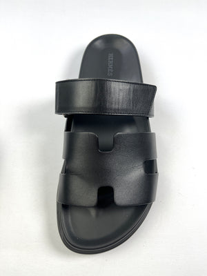 HERMES - CHYPRE LEATHER SANDALS IN BLACK (MENS) - SZ 41