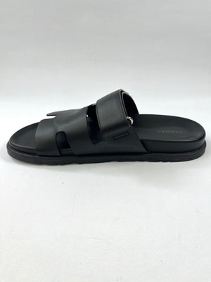 HERMES - CHYPRE LEATHER SANDALS IN BLACK (MENS) - SZ 41