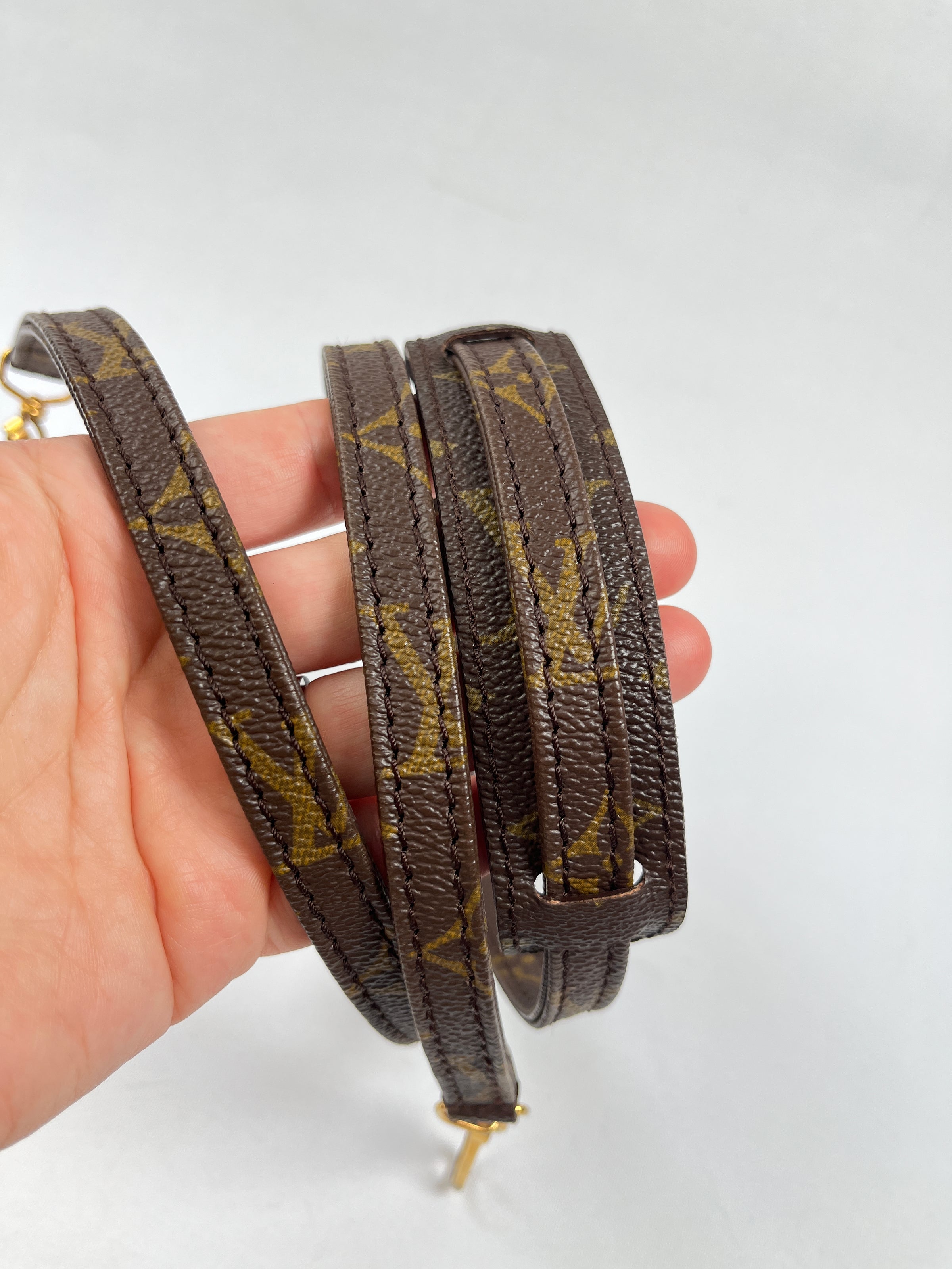 LOUIS VUITTON - MONOGRAM CANVAS SHOULDER STRAP - VINTAGE – RE.LUXE AU