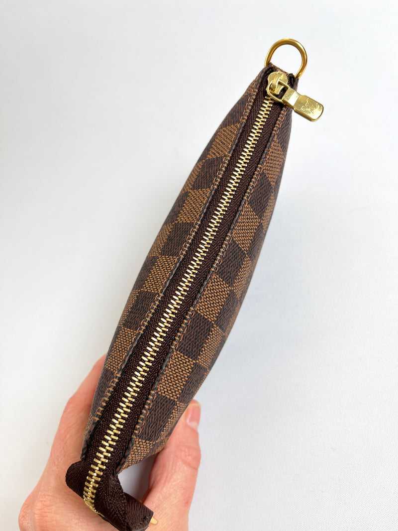 LOUIS VUITTON - BUCKET POUCH IN DAMIER EBENE