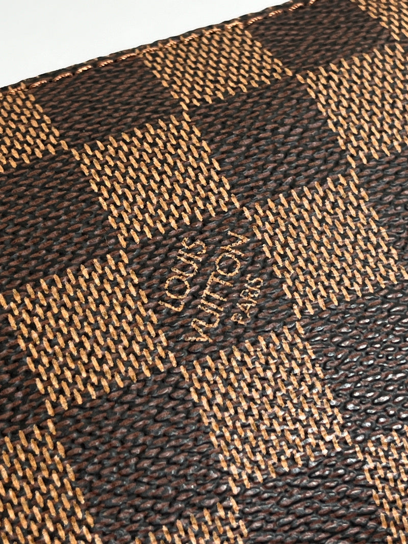 LOUIS VUITTON - BUCKET POUCH IN DAMIER EBENE