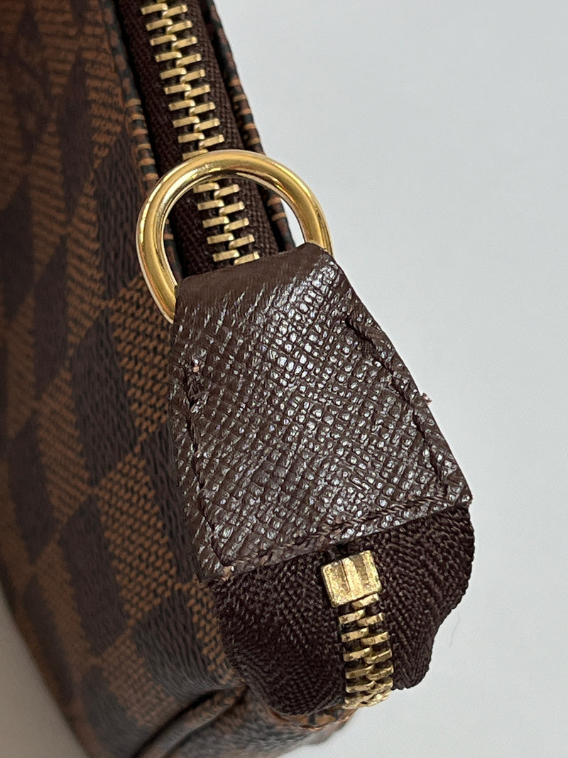 LOUIS VUITTON - BUCKET POUCH IN DAMIER EBENE