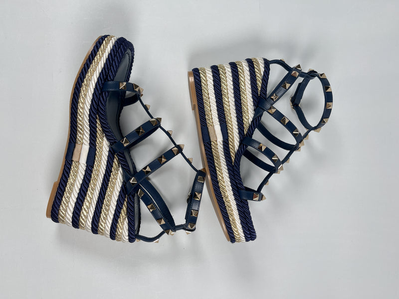VALENTINO - ROCKSTUD WEDGE SANDAL IN BLUE - SZ 36