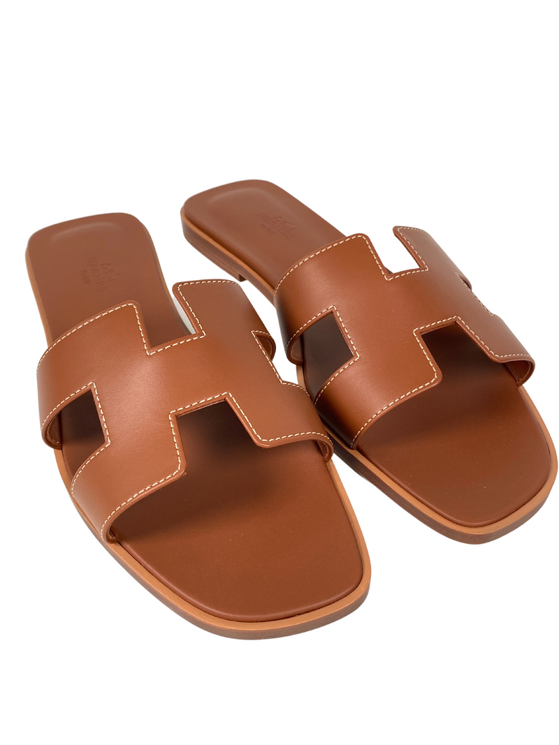 HERMES - ORAN SANDALS IN TAN LEATHER - SZ 39.5 - NEW IN BOX