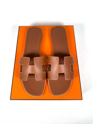 HERMES - ORAN SANDALS IN TAN LEATHER - SZ 39.5 - NEW IN BOX