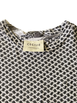 CECILIE COPENHAGEN - DRESS 2 BLACK & WHITE SHORT SLEEVES - SZ S
