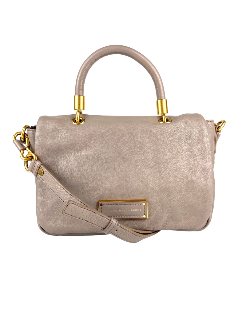 MARC BY MARC JACOBS - "TOO HOT TO HANDLE" CROSSBODY BAG LIGHT GREY