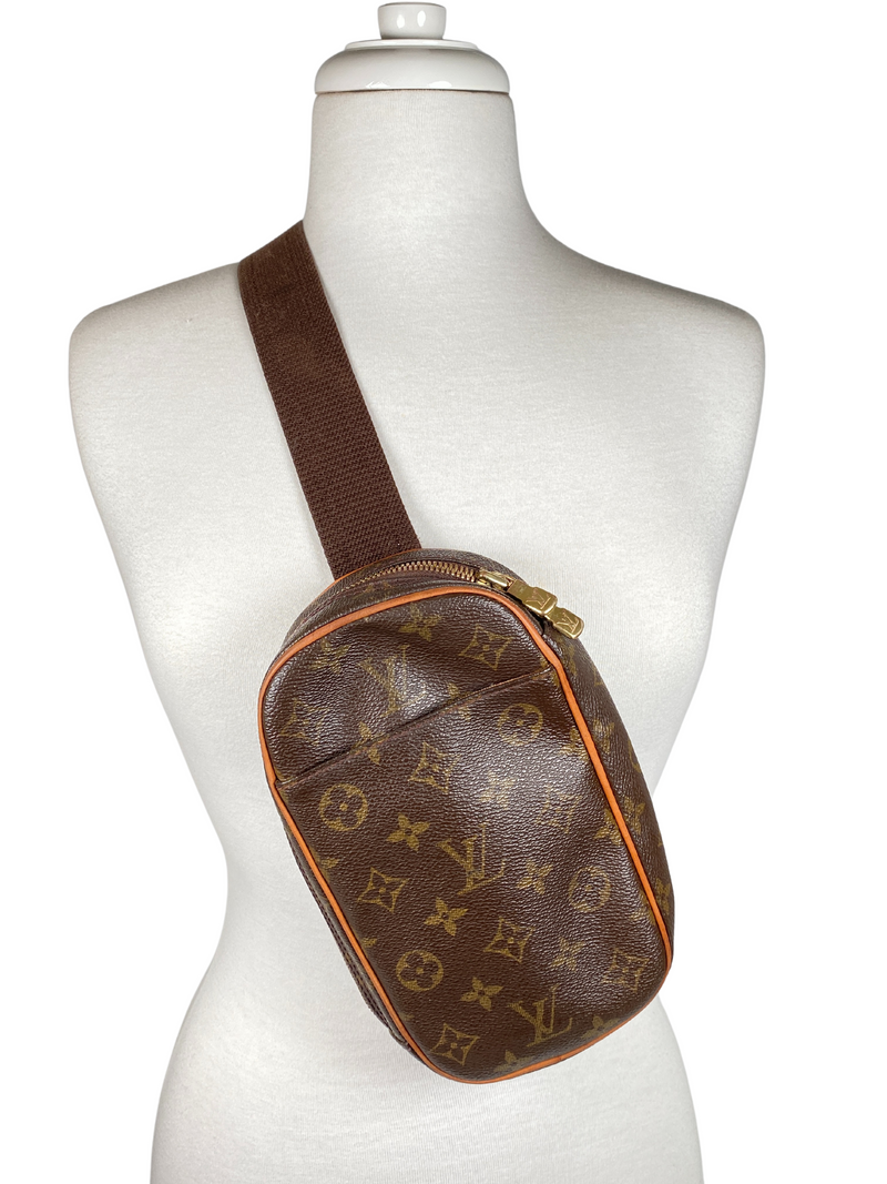 LOUIS VUITTON - MONOGRAM POCHETTE GANGE - YEAR 2001