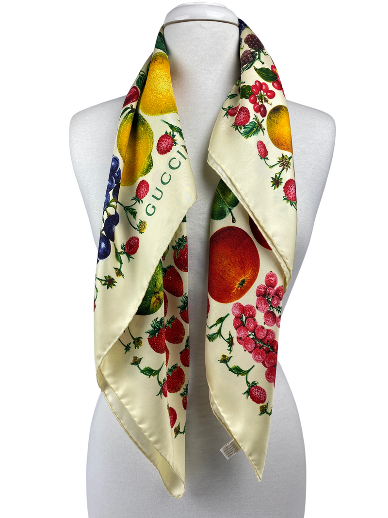 Gucci 2024 strawberry scarf