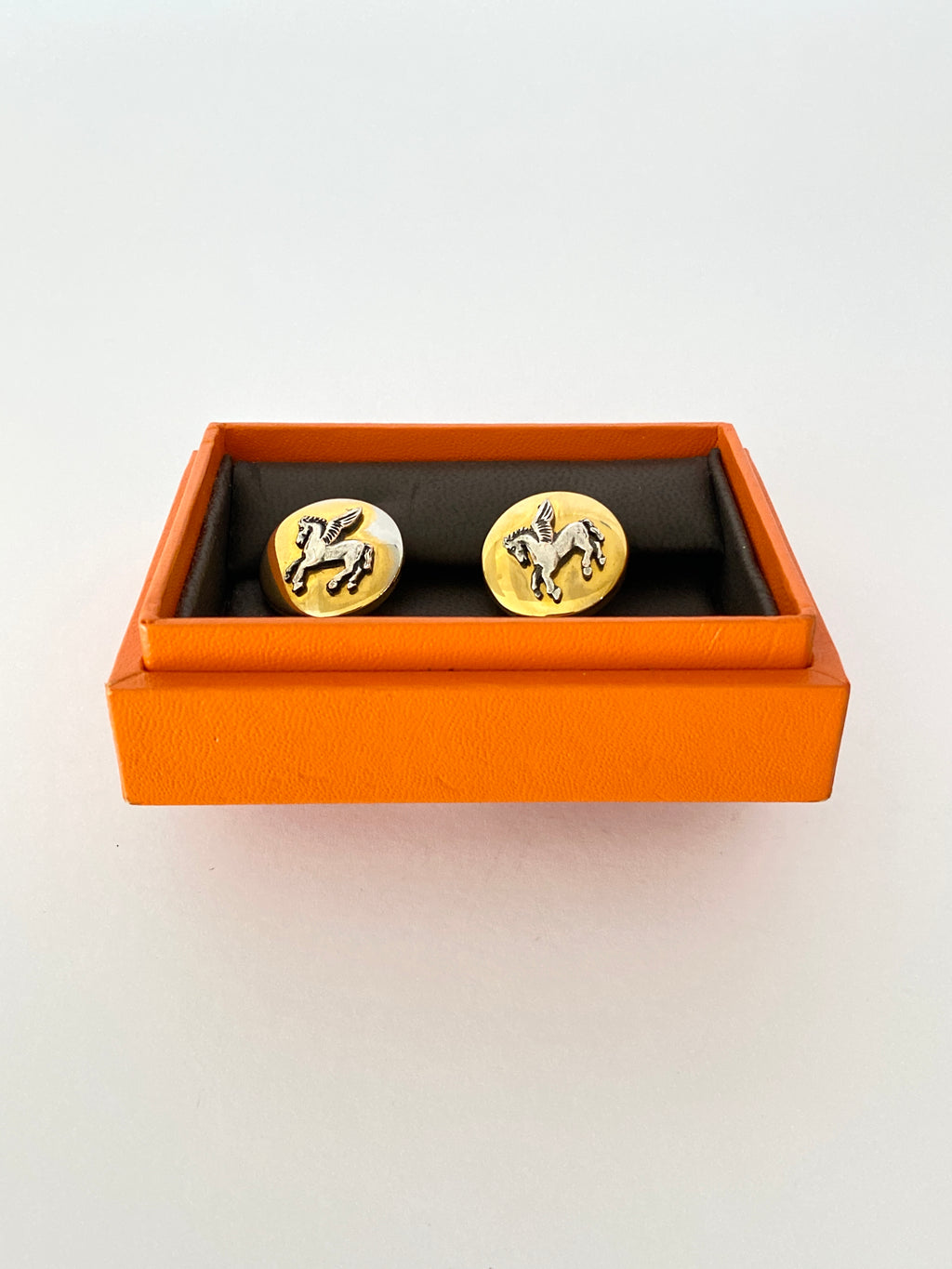 HERMÉS - VINTAGE PEGASUS GOLD TONE CUFFLINKS
