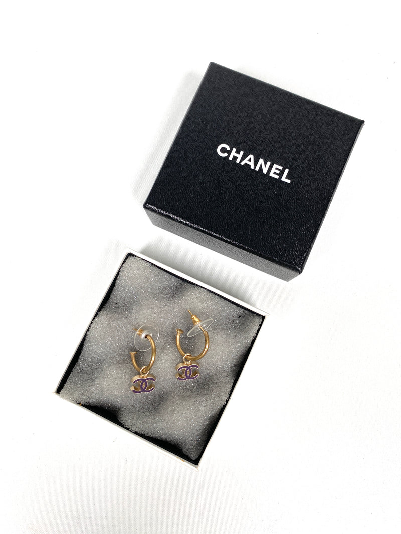 CHANEL - PURPLE ENAMEL XS CC CHARM HOOPS - VINTAGE