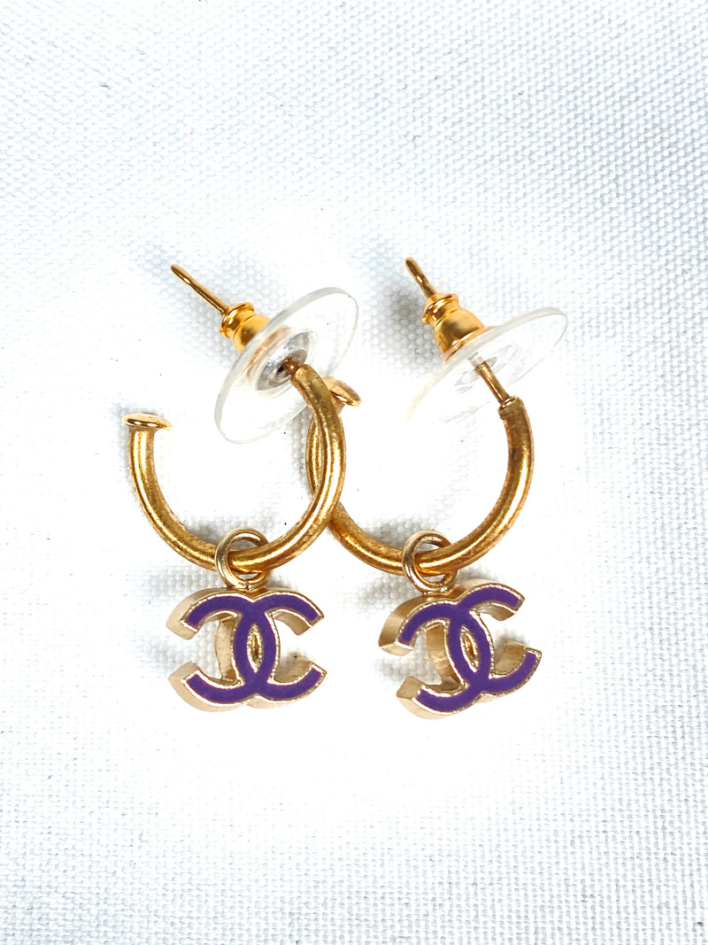 CHANEL - PURPLE ENAMEL XS CC CHARM HOOPS - VINTAGE