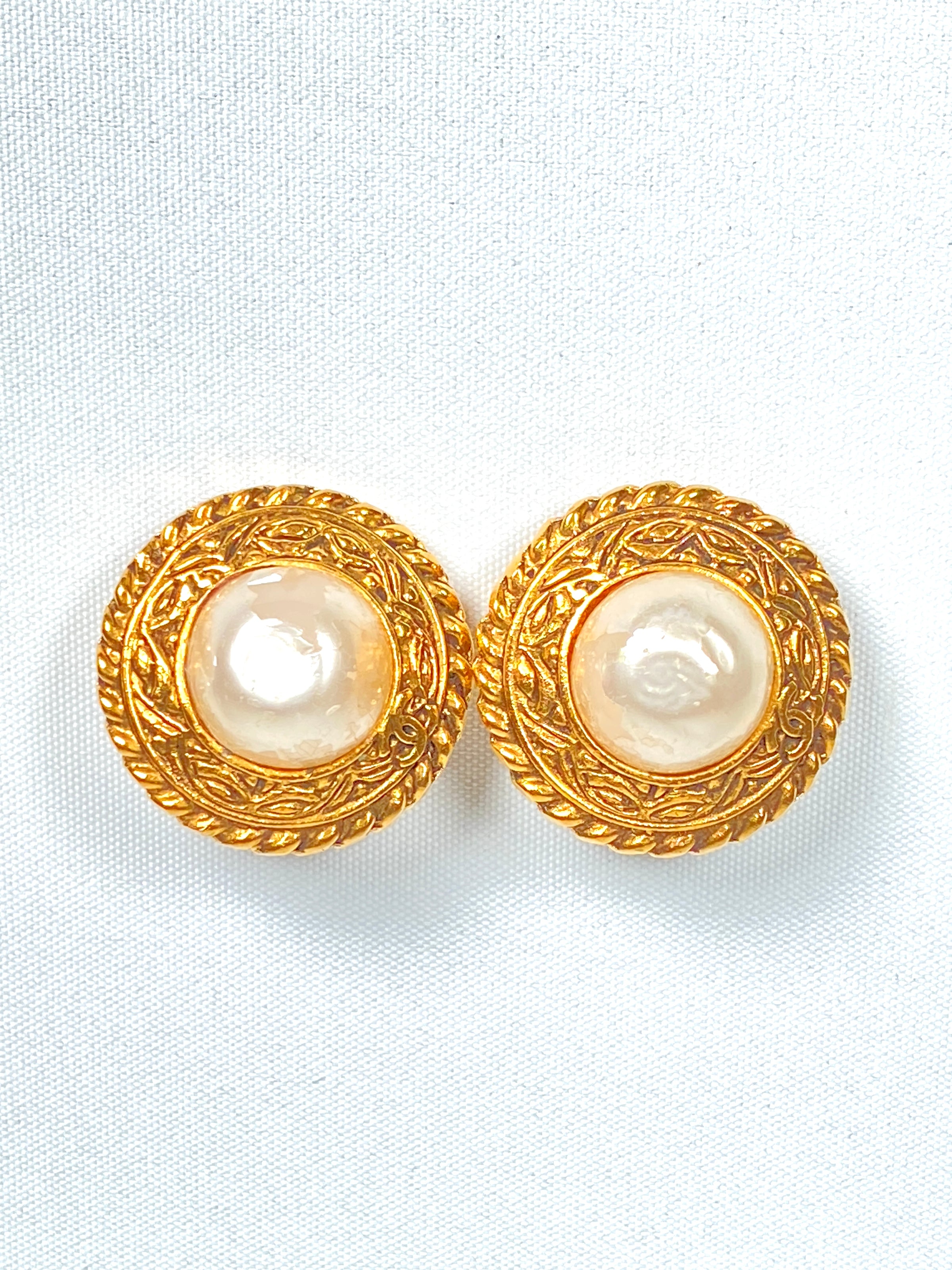 CHANEL - FAUX PEARL AND GOLD ROUND CLIP ON EARRINGS