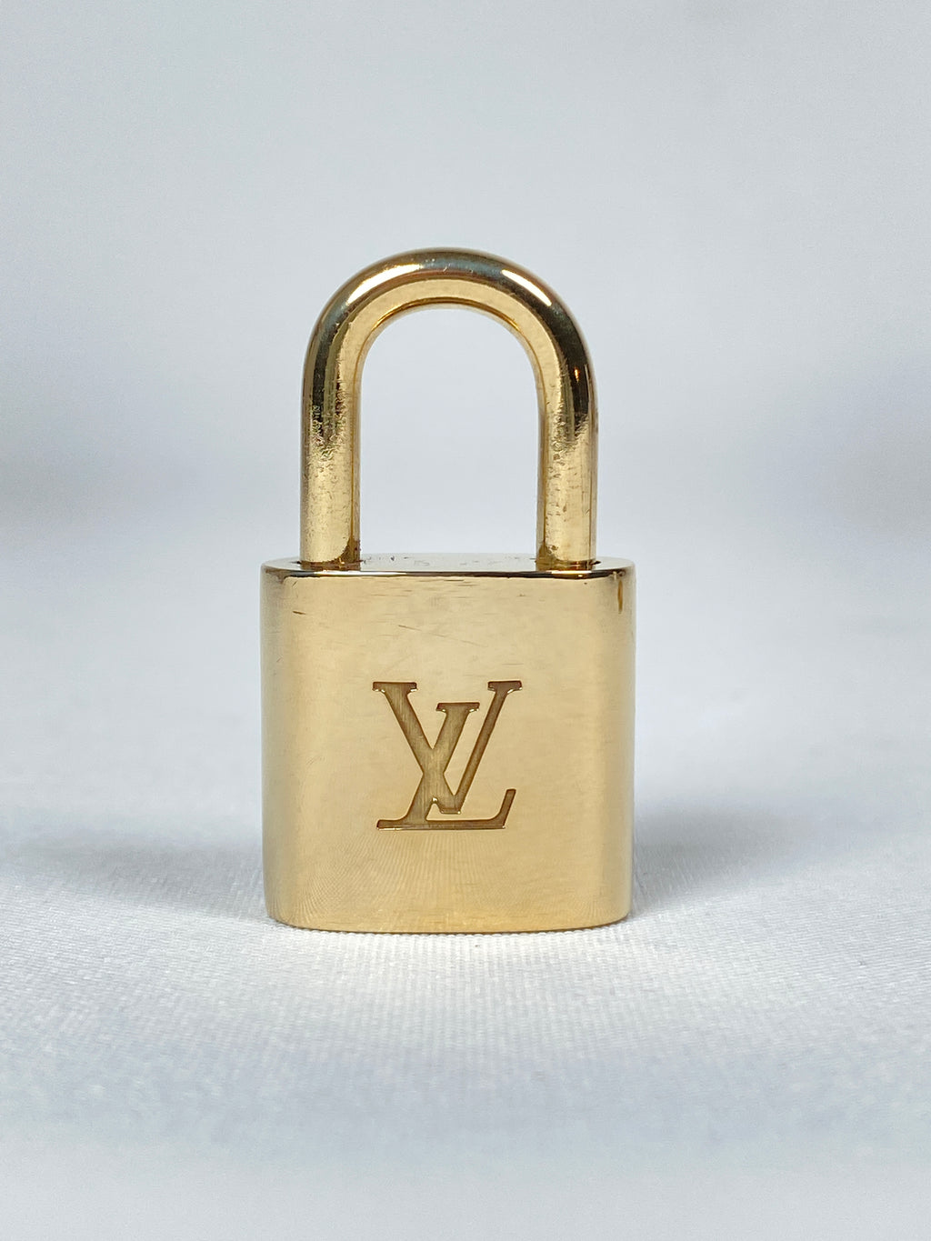 LOUIS VUITTON - PADLOCK & KEY SET #304