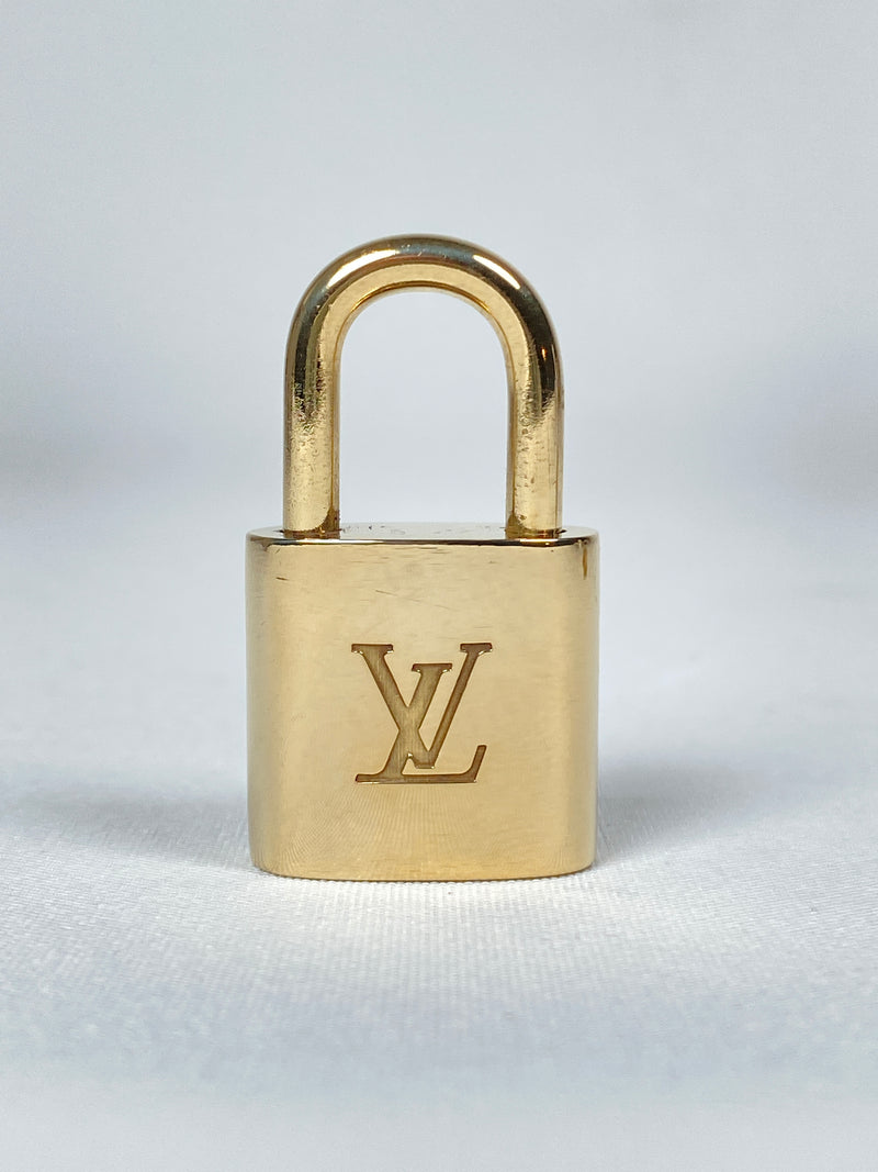 LOUIS VUITTON - PADLOCK & KEY SET #304