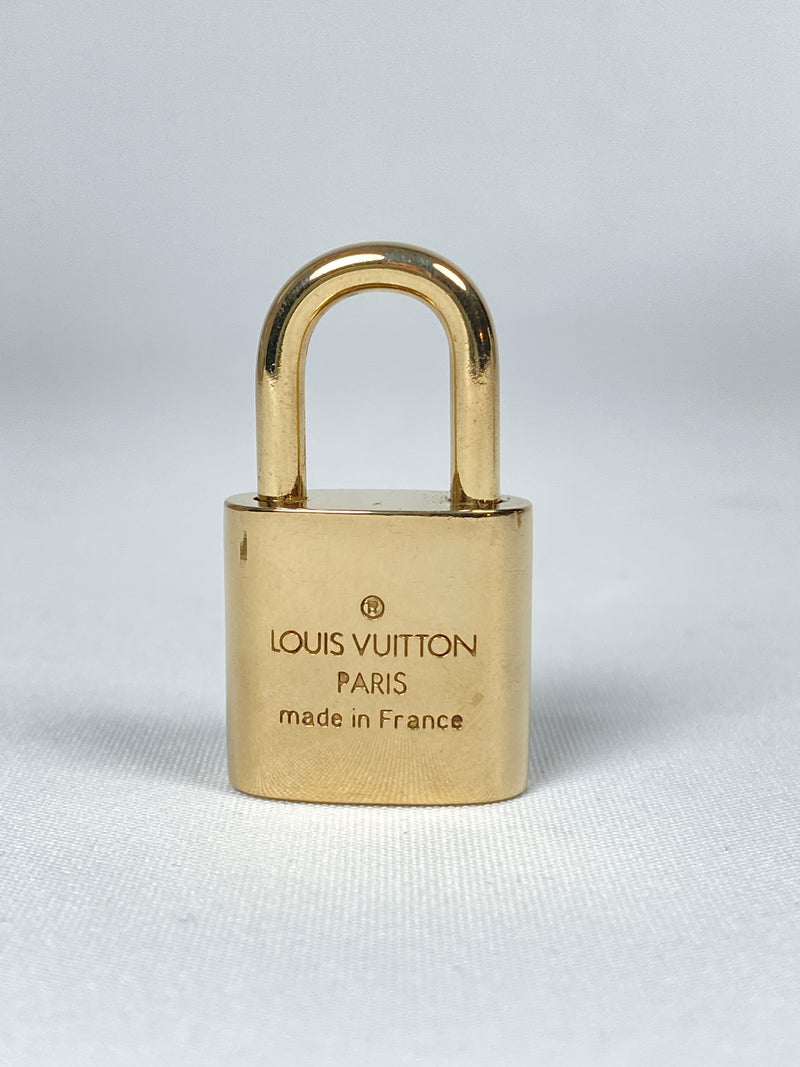 LOUIS VUITTON - PADLOCK & KEY SET #304