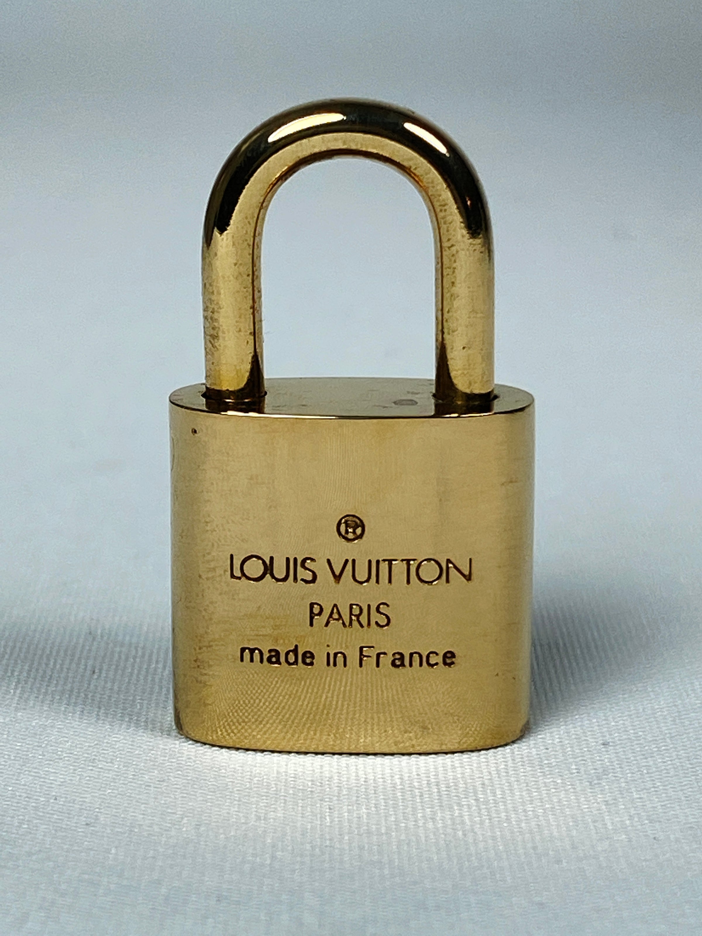 louis-vuitton lock and key