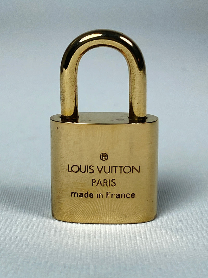 LOUIS VUITTON - PADLOCK & KEY SET #300