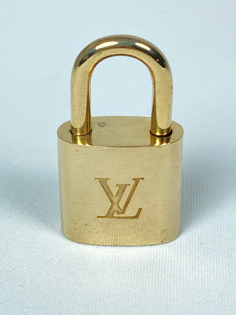 LOUIS VUITTON - PADLOCK & KEY SET #300