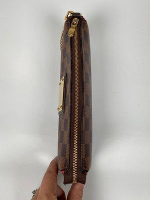 LOUIS VUITTON - EVA CLUTCH IN DAMIER EBENE