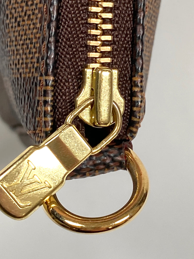 LOUIS VUITTON - POCHETTE ACCESSORIES IN DAMIER EBENE