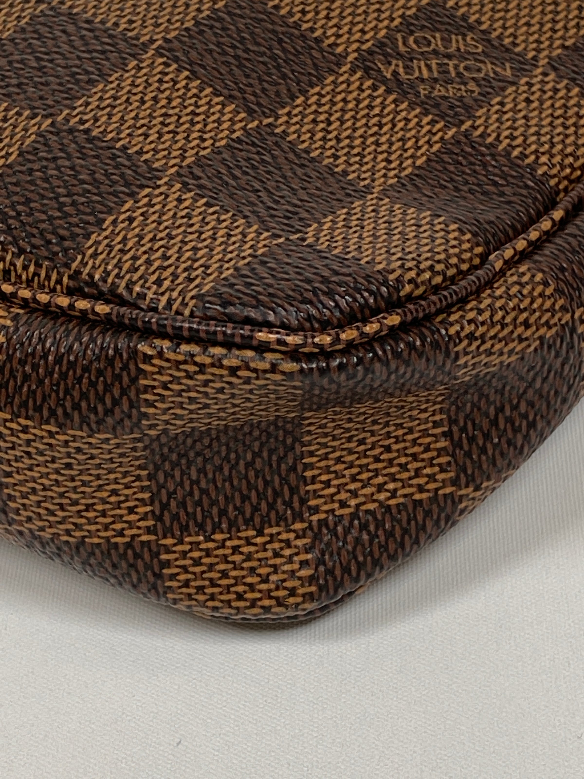 LOUIS VUITTON - BUCKET POCHETTE IN DAMIER EBENE – RE.LUXE AU