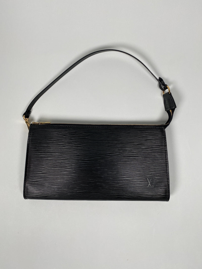 LOUIS VUITTON - POCHETTE ACCESSORIES IN NOIR EPI LEATHER
