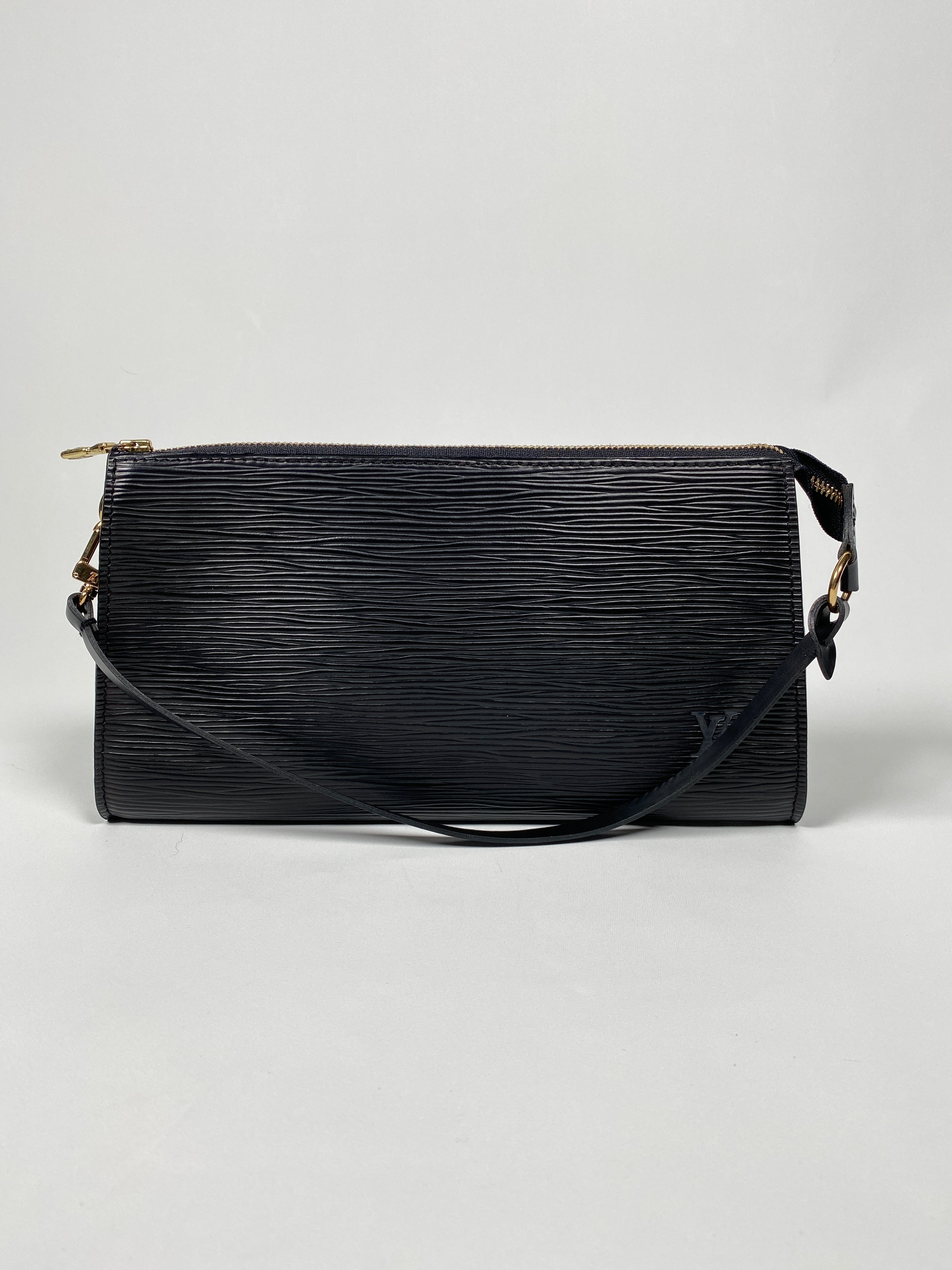 LOUIS VUITTON - POCHETTE ACCESSORIES IN NOIR EPI LEATHER – RE.LUXE AU