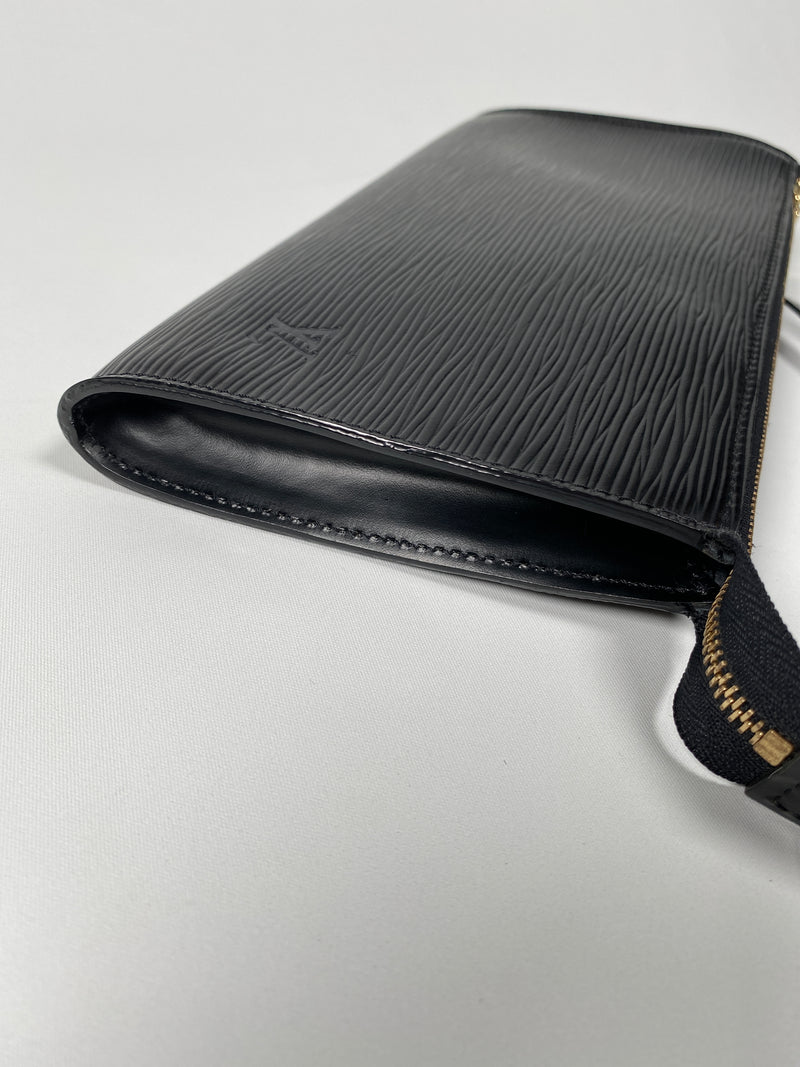LOUIS VUITTON - POCHETTE ACCESSORIES IN NOIR EPI LEATHER