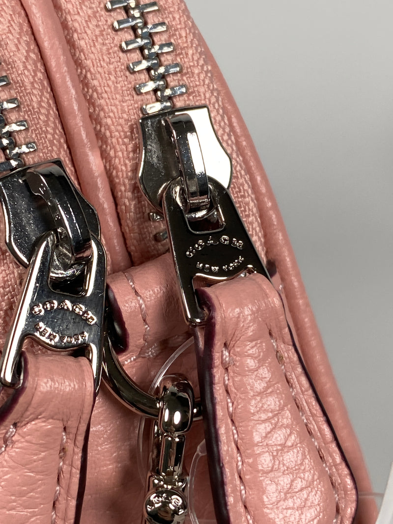 COACH - CROSSBODY POUCH IN PEBBLED PINK LEATHER - NEW