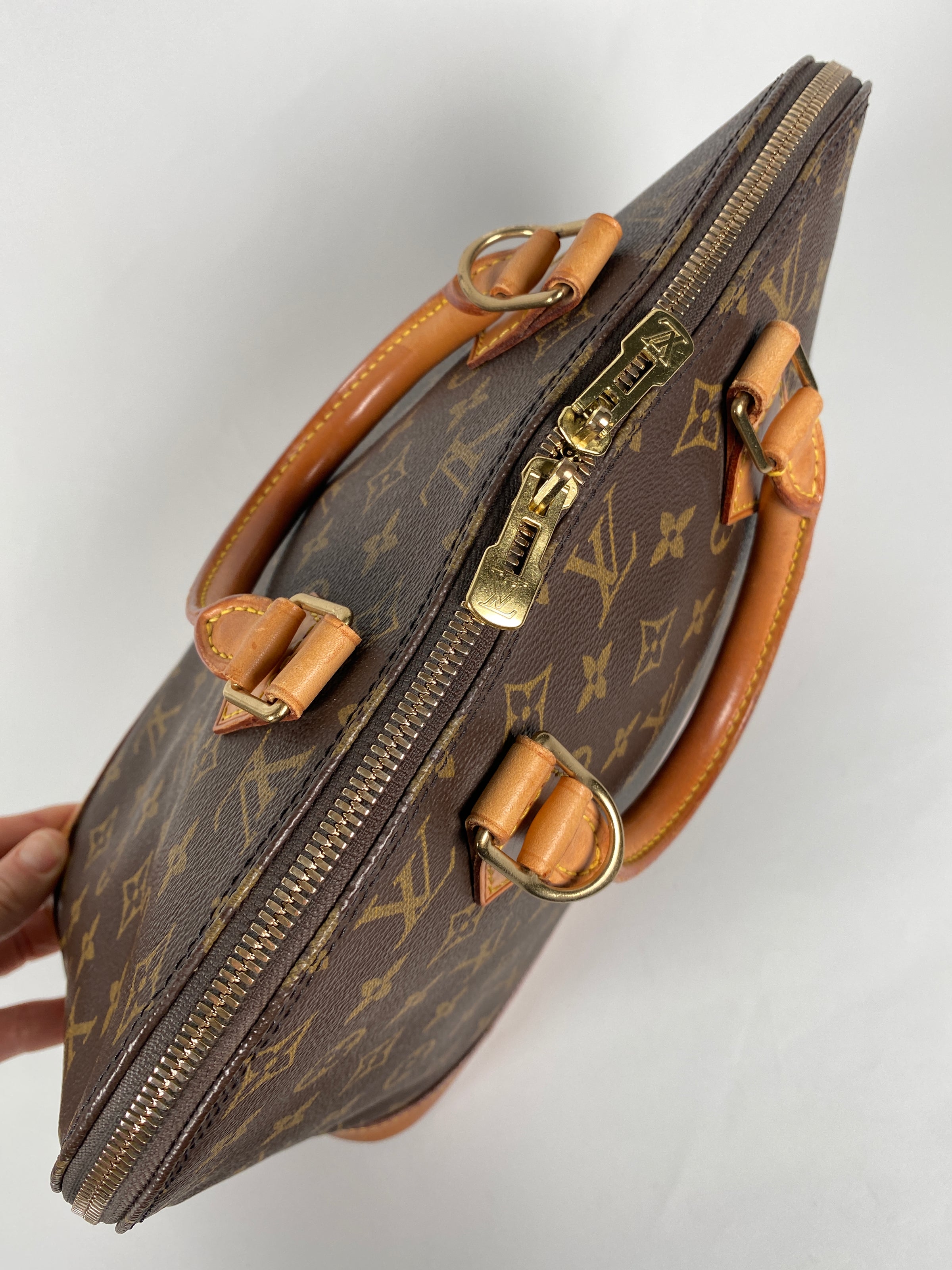 Louis Vuitton Vintage Louis Vuitton Alma Monogram Canvas Hand Bag