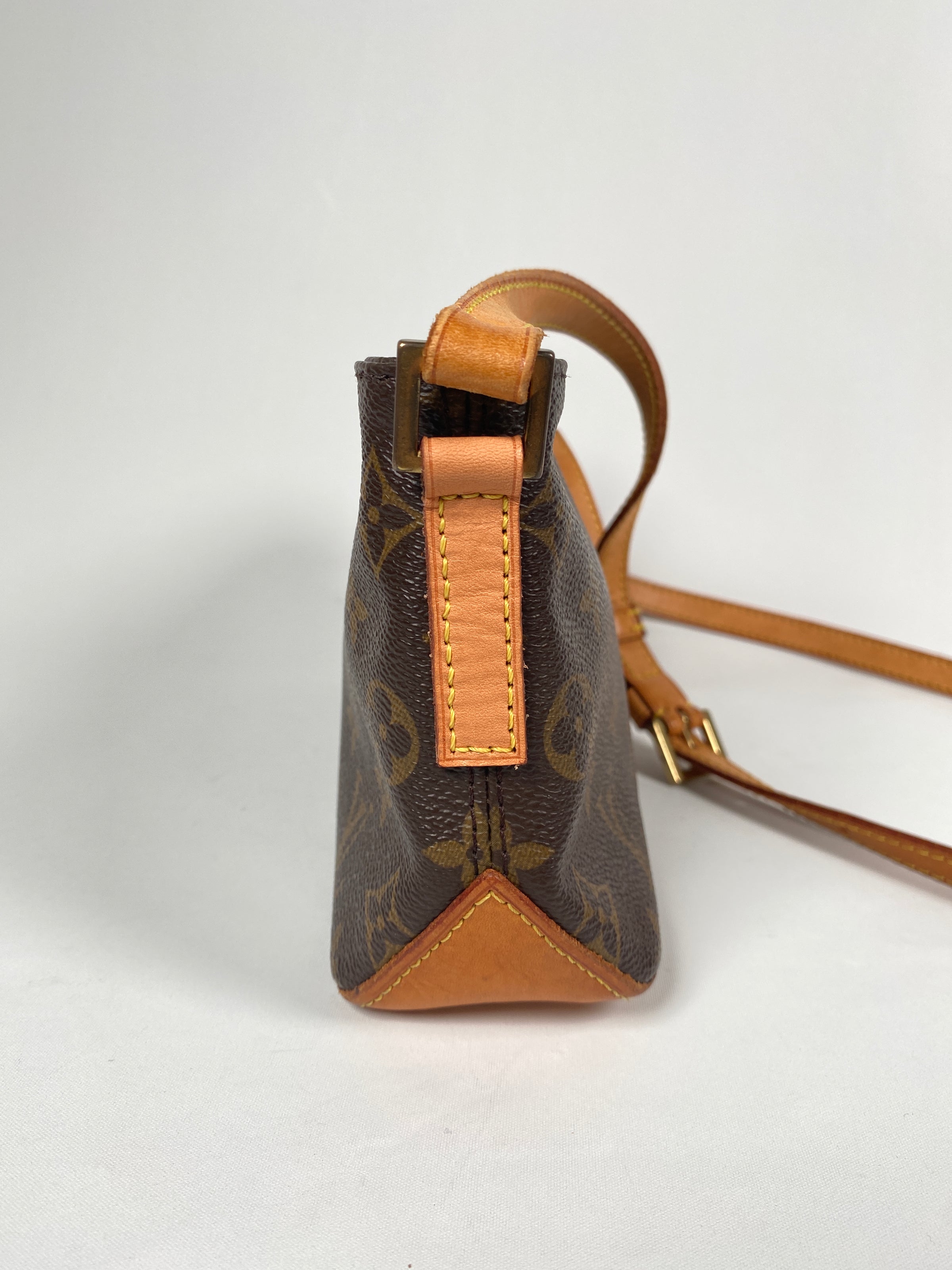 Louis Vuitton Monogram Trotteur Crossbody Bag 862844 – Bagriculture