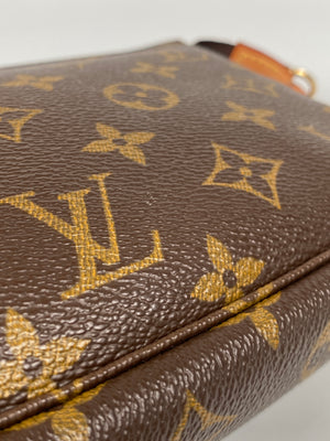 LOUIS VUITTON - POCHETTE ACCESSORIES MONOGRAM HANDBAG