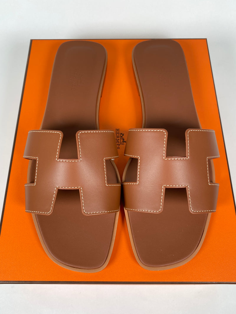 HERMES - ORAN SANDALS IN TAN LEATHER - SZ 39.5 - NEW IN BOX