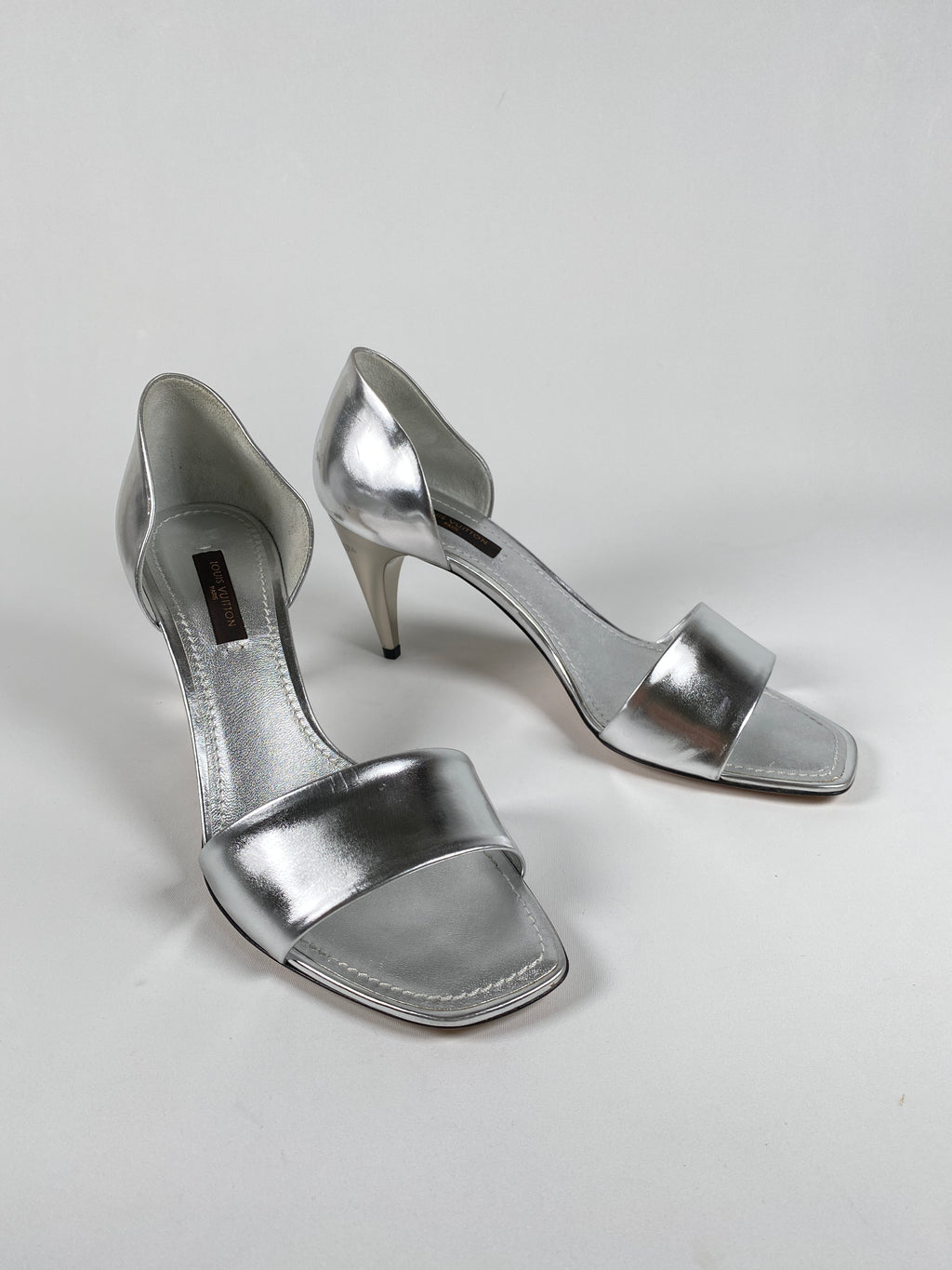 LOUIS VUITTON - SILVER D'ORSAY MID HEEL PUMPS - SZ 37
