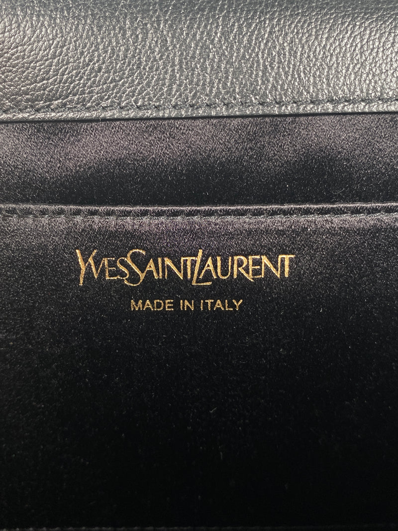 YVES SAINT LAURENT - BELLE DE JOUR CLUTCH IN BLACK LEATHER