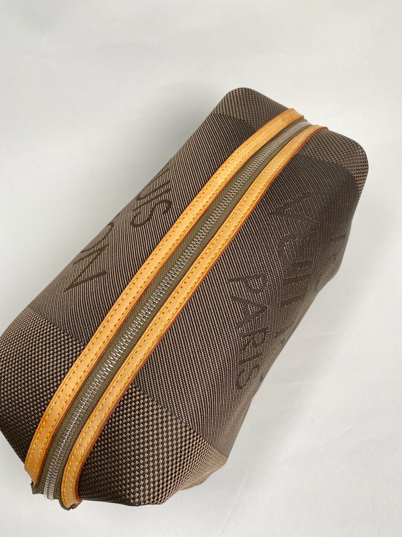 LOUIS VUITTON - DAMIER GEANT ALBATROS TOILETRY BAG